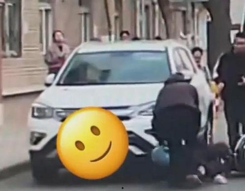 天津网红撞外卖小哥事件,网络热度下的现实冲突