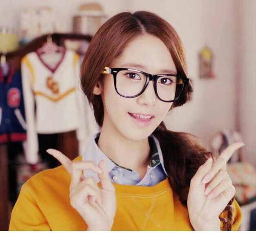 明星小孩戴眼镜,明星小孩的时尚新选择