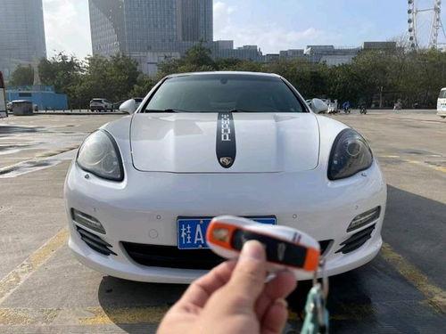 明星开抵押车,时尚潮流新风向