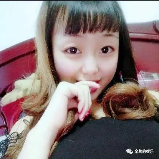 网红米线姐圣诞写真,穿越时空的美食魅力