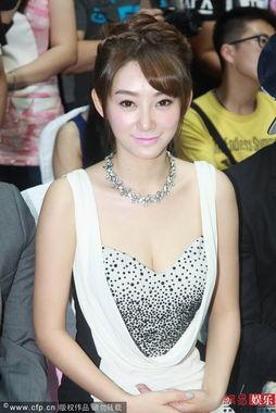 女明星巨乳韩国,韩国女明星的性感魅力揭秘